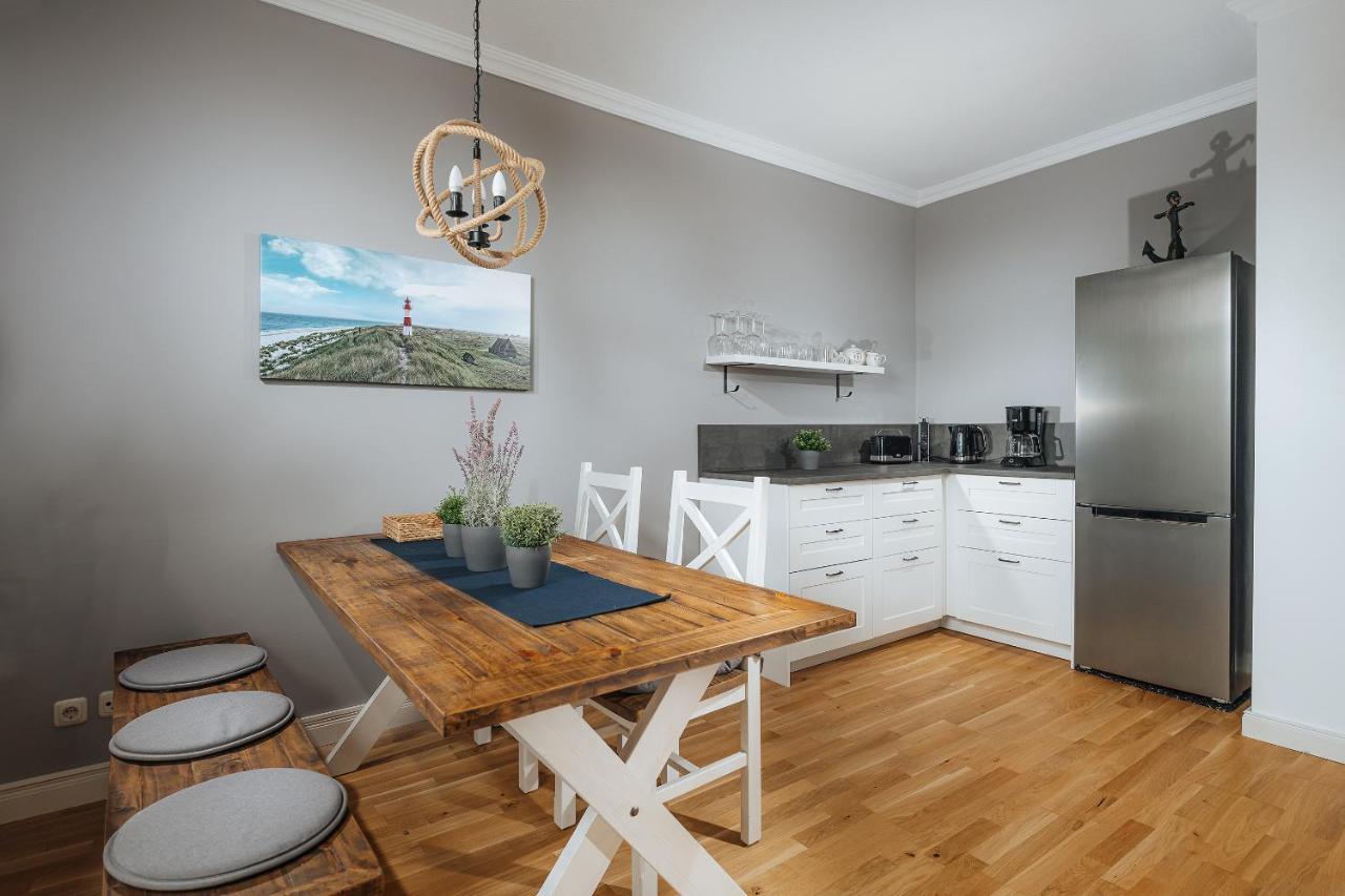 Grosse Koje Mit Terrasse Apartment Rostock Bagian luar foto